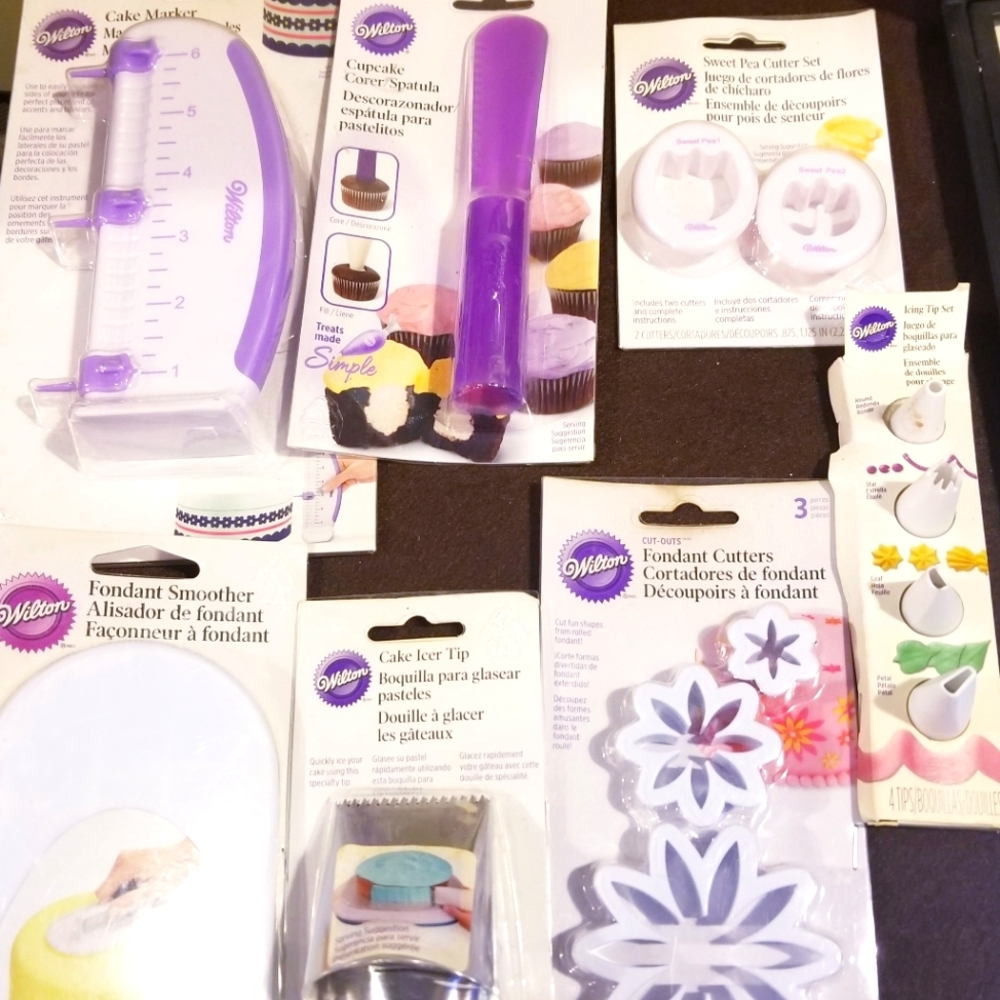 Wilton New Cake Baking Utensils Bundle of 6
